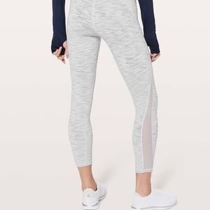 Lululemon train times 7/8, white strip size 6